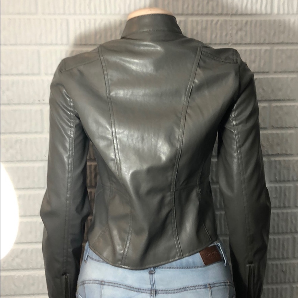Jacket - Picture 3 of 6